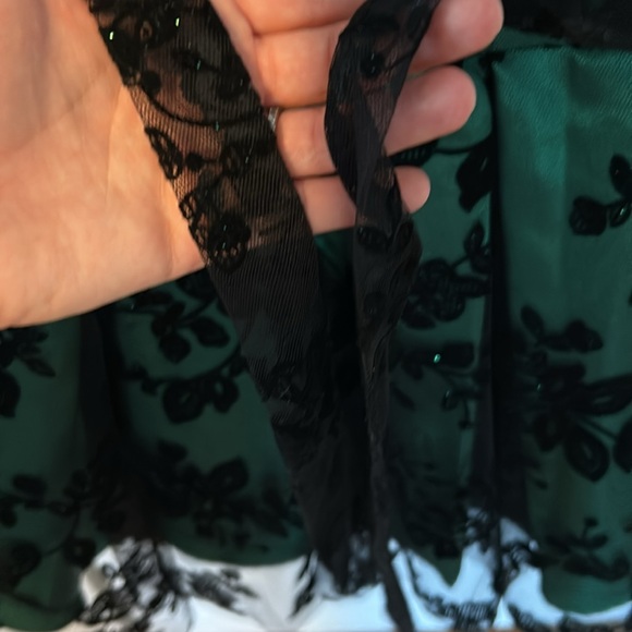 Green and black lace holiday toddler dress 2t - Picture 6 of 8